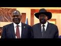 رئيس جنوب السودان سلفا كير (يمين) ونائب الرئيس ريا