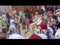طالبات يرقصن على أنغام المزمار البلدي