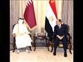 لقاء الرئيس السيسي وأمير قطر على هامش قمة بغداد