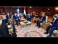 متحدث الرئاسة ينشر صور استقبال الرئيس السيسي لرئيس وزراء إسرائيل
