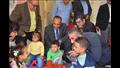 محمد أبو زيد نائب محافظ المنيا وجيرمي هوبكنزسفير اليونيسيف يتفقدان مشروعات صفط الخمار