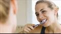 6 أخطاء نقع فيها عند تنظيف الأسنان.. منها غسلها بعد الأكل مباشرة