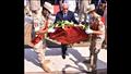 بالصور- محافظ بورسعيد يضع إكليلًا من الزهور على النصب التذكاري احتفالا بذكرى أكتوبر