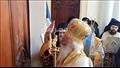 البابا ثيودروس الثاني  يطرق على الباب الرئيس خلال مراسم الافتتاح 