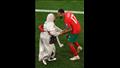 رقص وضحك اللاعب سفيان مع والدته بعد فوز المغرب