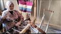 مبادرة بالبحيرة لتعليم ربات البيوت صناعة الكليم اليدوي