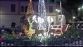 أيقونة ميادين المنيا يتزين للكريسماس ببابا نويل والغزلان المضيئة