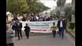 رئيس جامعة أسيوط يقود مسيرة قادرون باختلاف في اليوم العالمي لذوي الهمم (10)
