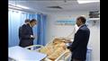 محافظ المنيا يفاجئ العاملين بمستشفى التأمين الصحي لمتابعة انتظام الخدمات الصحية 