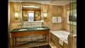 حمام الجناح الدبلوماسي في فندق الفورسيزون