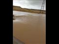 تصريف مياه الأمطار في مخرات السيول في المنيا