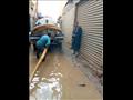 سيارات كسح المياه تنتشر في شوارع المنيا للتعامل مع مخلفات الأمطار