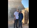 حواس يلتقي لاعبًا أمريكيًا وملكة جمال العالم أمام تمثال أبو الهول