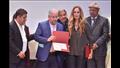 مصر تحصد 3 جوائز وسمير صبري أفضل ممثل في مهرجان الأقصر