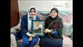السيدة توتو مع نجلتها الدكتورة منى عبد الوهاب (6)
