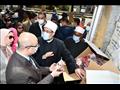 وزير الأوقاف ومحافظ بني سويف يشهدان توزيع صكوك الإطعام على الأسر الأولى بالرعاية 
