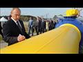 فلاديمير-بوتين-الرئيس-الروسي-يوقع-على-أحد-خطوط-نقل