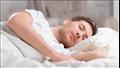 يوصي بالنوم 8 ساعات في رمضان، و عدم الحرمان من النوم حتى لاتضعف مناعة الجسم