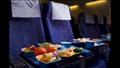  لماذا يختلف مذاق الطعام عند السفر على متن الطائرة