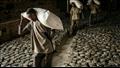 عمال يحملون أكياسا من الطحين لتوزيع مساعدات غذائية