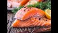 يحتوي سمك السلمون على أحماض أوميجا 3 الدهنية