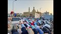 أهالي السويس يؤدون صلاة العيد بالمساجد والساحات 