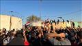 متظاهرون من اقتحام مبنى البرلمان في العراق