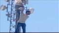 موظف يهدد بالقفز من أعلى مبنى مجلس مدينة المنيا