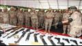 وزير الدفاع يكرم عددا من المتميزين من رجال قوات حرس الحدود