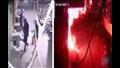 لسبب غير معروف.. رجال يشعلون النار في منزل عائلة بالهند (فيديو)