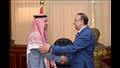 محافظ الإسكندرية مع قنصل السعودية 