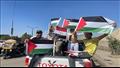توافد المواطنين أمام المنصة استعدادًا لدعم الشعب الفلسطيني  (3)