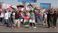 توافد المواطنين أمام المنصة استعدادًا لدعم الشعب الفلسطيني  (2)