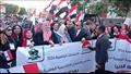 محافظ المنيا يقود مسيرة لحث المواطنين على المشاركة في الانتخابات (4)