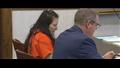 واقعة مأساوية.. امراة تقطع رأس حبيبها وتعتدي على محاميه في المحكمة (فيديو)