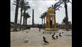 حمام السلام يحيط بمئذنة وهلال في ساحة الشهداء ببورسعيد