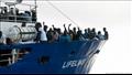 إيطاليا تحتجز سفينة إنقاذ مهاجرين   أرشيفية