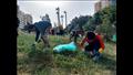 الملحق الثقافي الأمريكي تنظف أكبر حدائق الإسكندرية