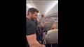 تامر حسني يغني مع جروب أردني داخل طائرة