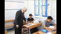 وزير التعليم ومحافظ السويس يتفقدان لجان امتحانات الثانوية العامة  (9)