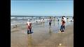 طلاب الثانوية يستمتعون بالإجازة على شواطئ بورسعيد (4)