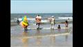طلاب الثانوية يستمتعون بالإجازة على شواطئ بورسعيد (6)