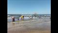 طلاب الثانوية يستمتعون بالإجازة على شواطئ بورسعيد (7)