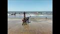 طلاب الثانوية يستمتعون بالإجازة على شواطئ بورسعيد (3)