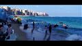 إقبال متوسط على شواطئ الإسكندرية (6)