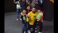 كريم هنداوي يحتفل بعد أبنائه بالفوز بكأس الأمم الإفريقية لكرة اليد (3)