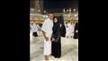 الحضري رفقة زوجته من أمام الكعبة_Easy-Resize.com