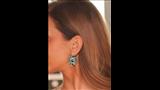 أقراط على شكل وردة من dima jewellery مرصعة بحجر blue Topaz