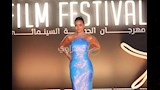 أمينة خليل تستقبل أسماء جلال بالأحضان وتهنئها على فيلمها