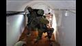 جنود إسرائيليون داخل نفق ادعى الجيش أنه نفق أسفل (